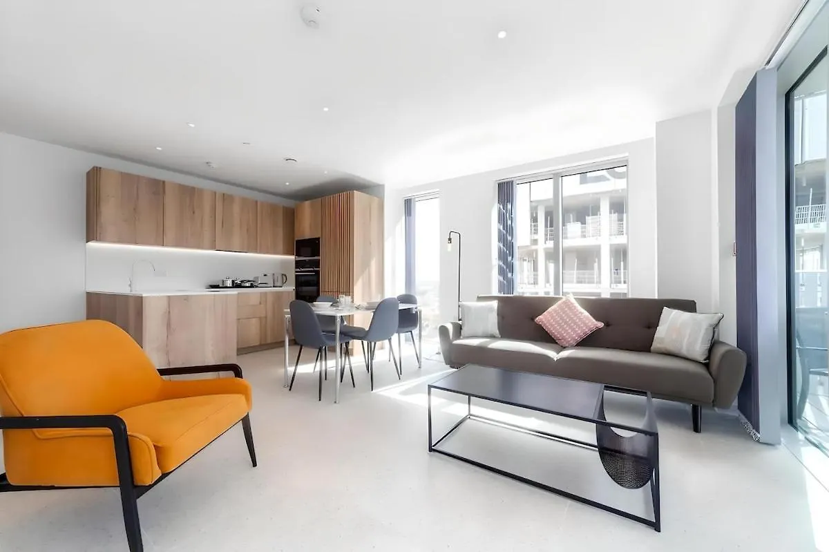 Collection Tapestry Way Apartment London
